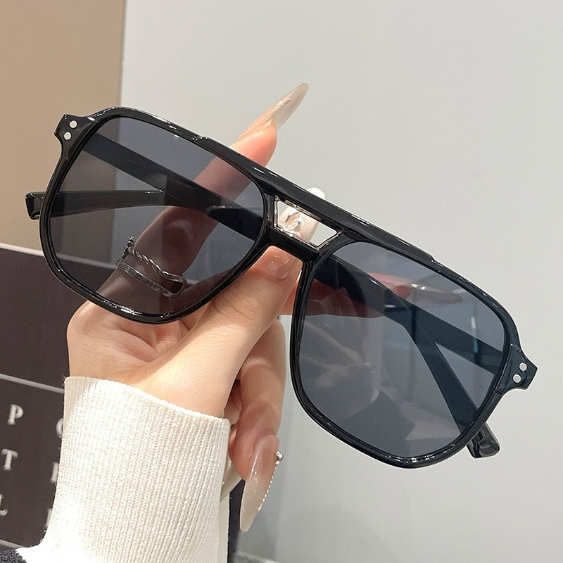 Sienna | Sunglasses with a tortoiseshell pattern and gradient lenses