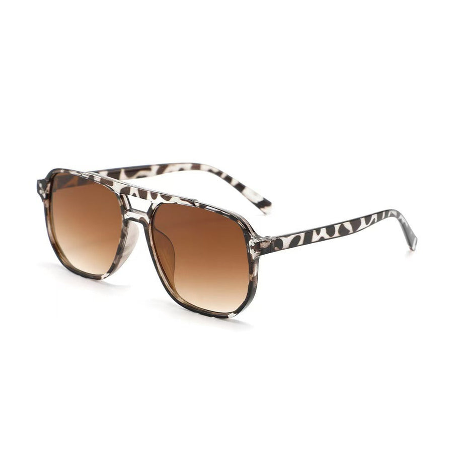 Sienna | Sunglasses with a tortoiseshell pattern and gradient lenses
