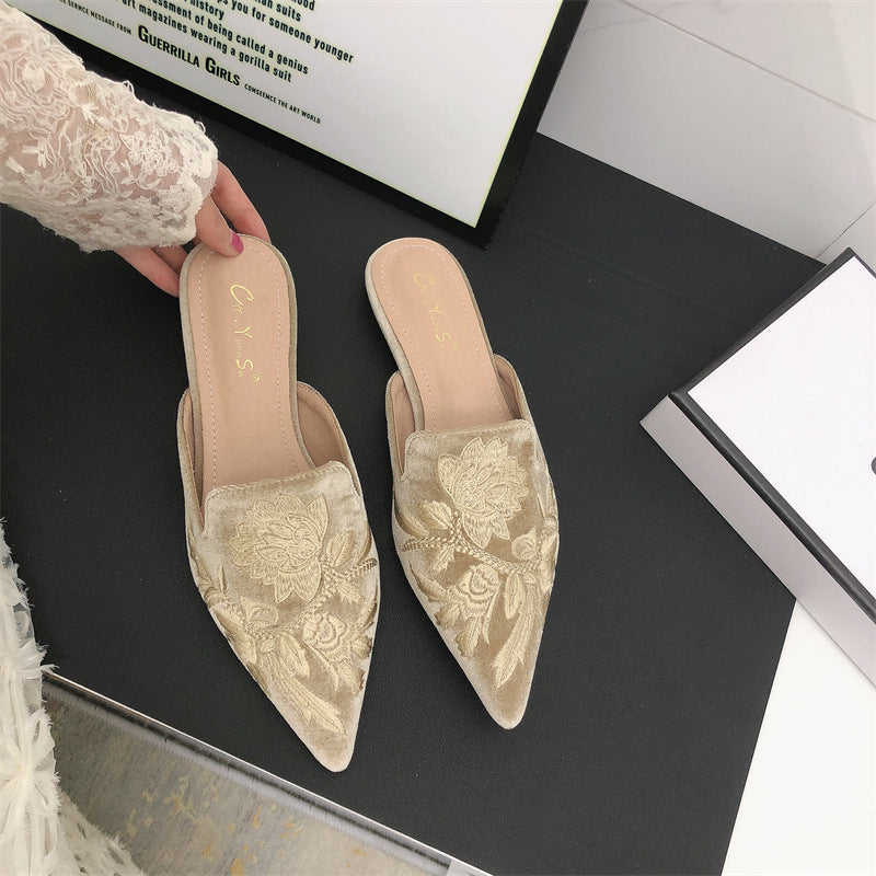 Wren | Embroidered Floral Pointed Mules