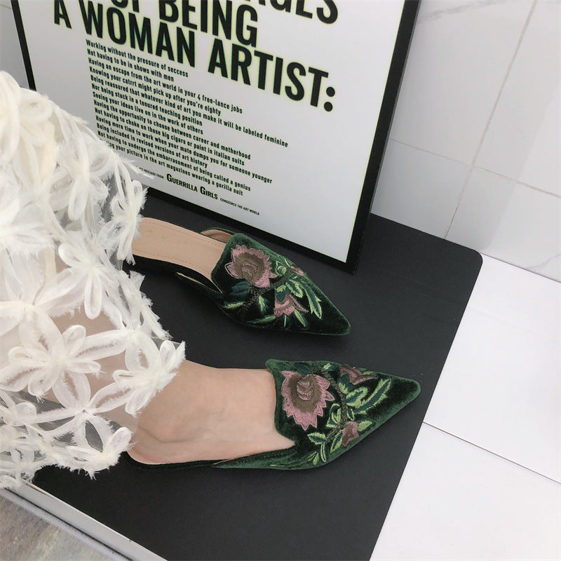 Wren | Embroidered Floral Pointed Mules