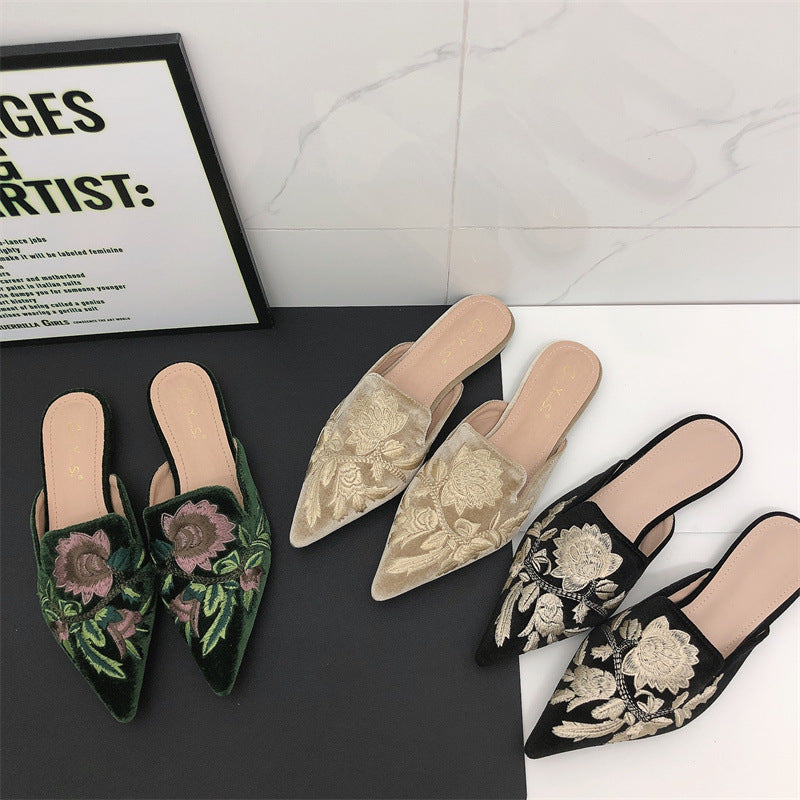 Wren | Embroidered Floral Pointed Mules